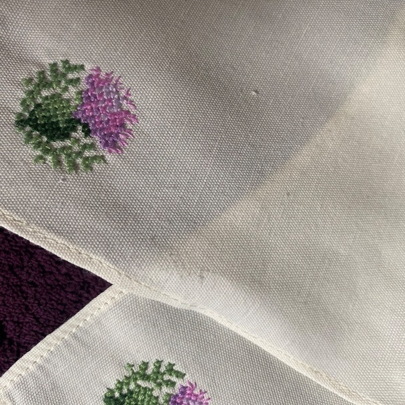 Vintage linen hand embroidered Scottish thistles linens. Set of 4 - Picture 16 of 16
